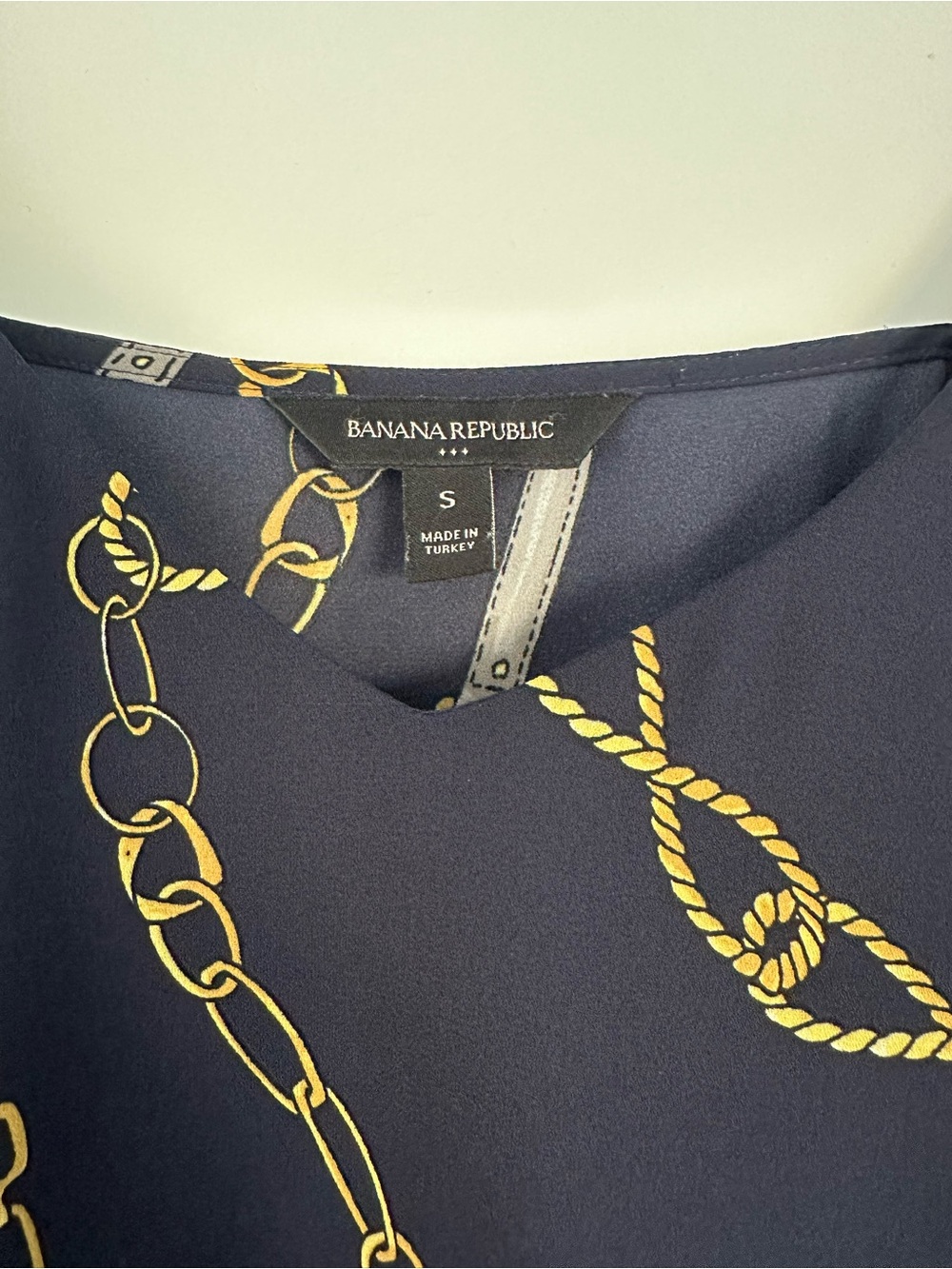 Banana Republic Horsebit Navy Print Equestrian /Western Camisole Size S Like New - Picture 2 of 8